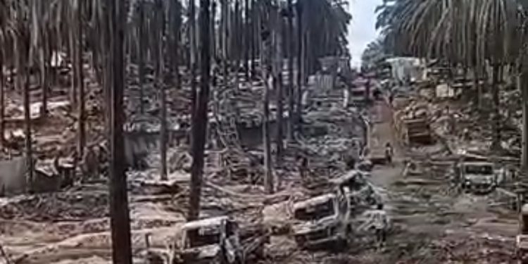 Kebakaran Sumur Minyak Ilegal di Keluang Kembali Terjadi Aparat Penegak Hukum Diam Membisu